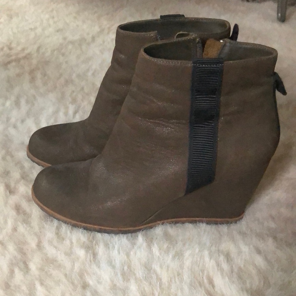 Wedge heels